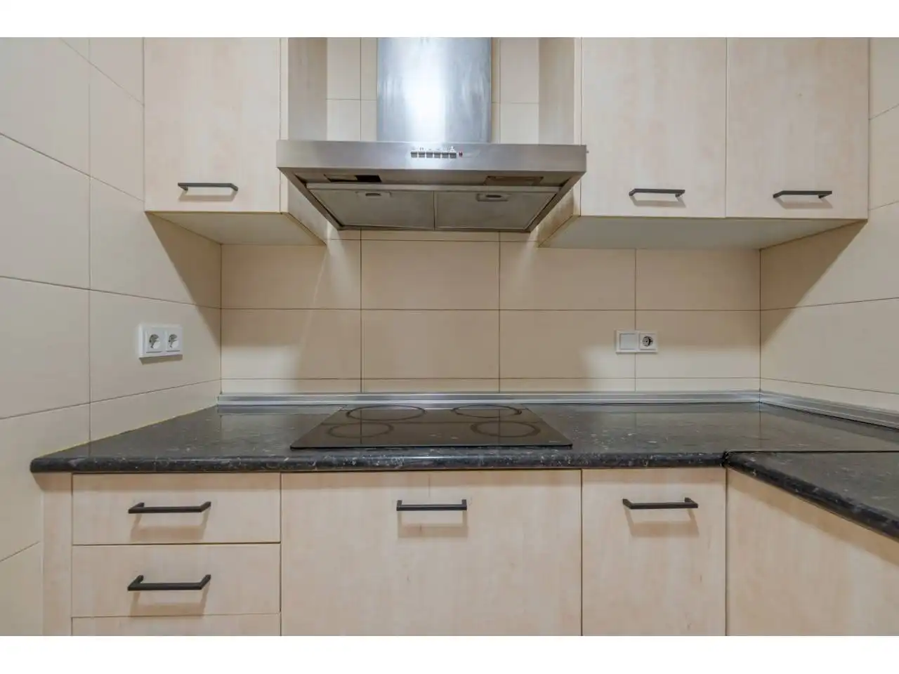 Cocina de Piso en venta en Girona con Balcón