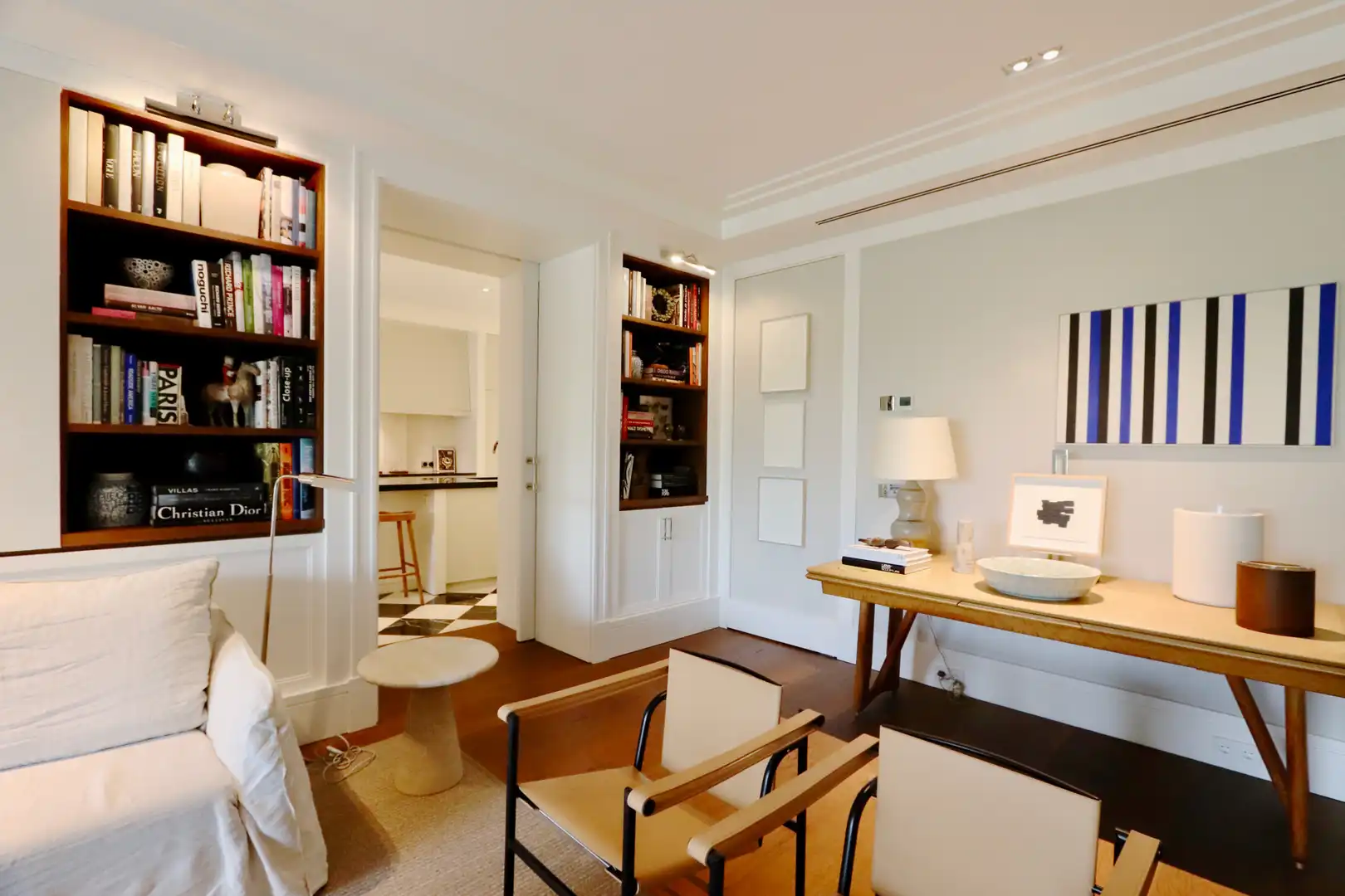 Living room of Flat for sale in Madrid  with Air Conditioner, Heating and Parquet flooring