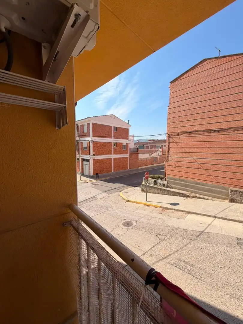 Vista exterior de Piso en venta en Mequinenza con Aire acondicionado y Calefacción