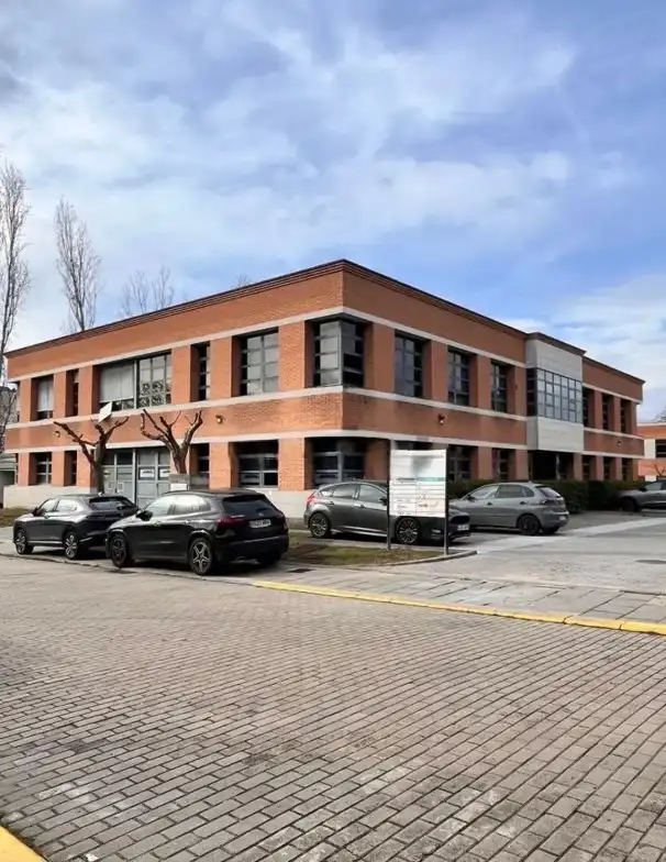 Vista exterior de Oficina de lloguer en Santa Perpètua de Mogoda amb Aire condicionat i Calefacció