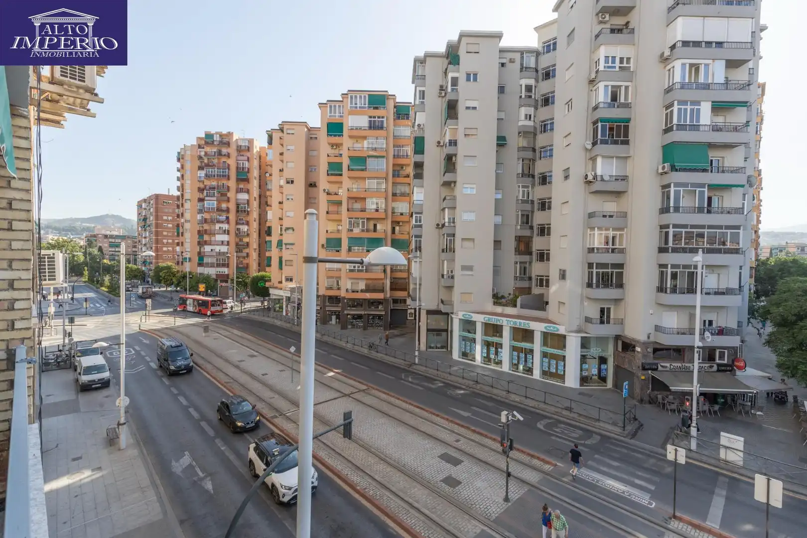Vista exterior de Pis en venda en Granada amb Aire condicionat, Moblat i Balcó