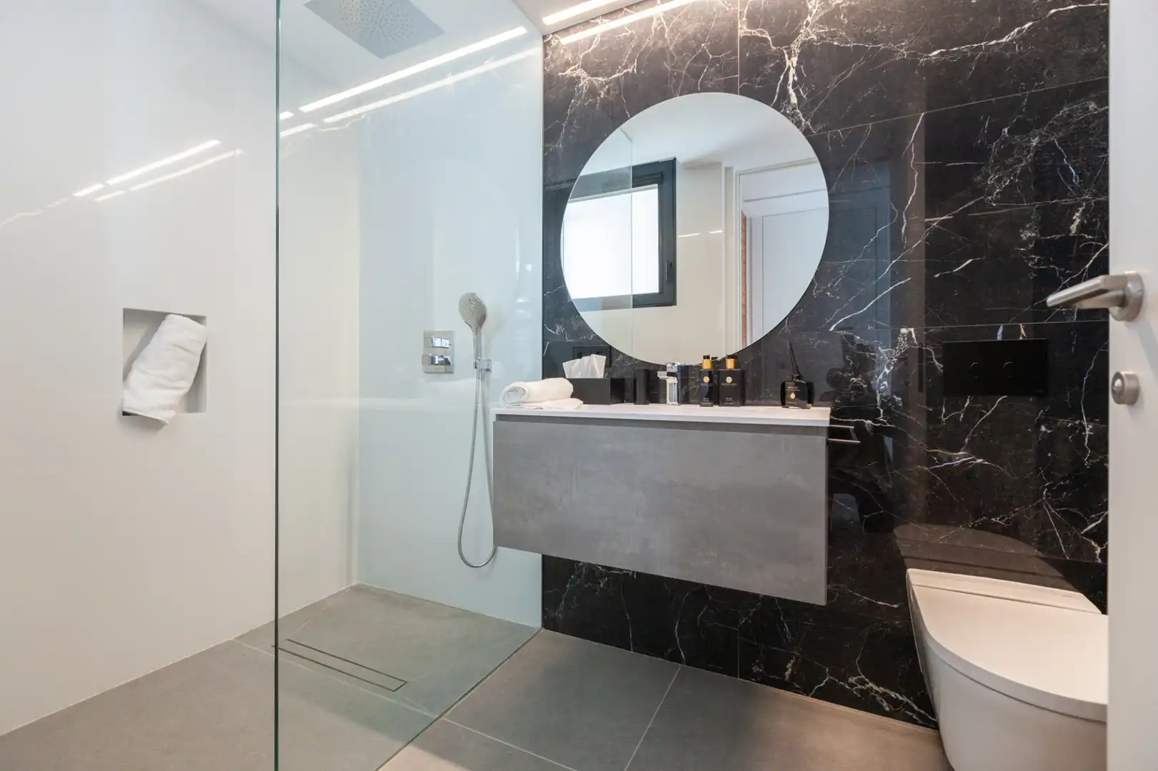 Bathroom of Houses for rent in Esplugues de Llobregat  with Air Conditioner, Heating and Private garden