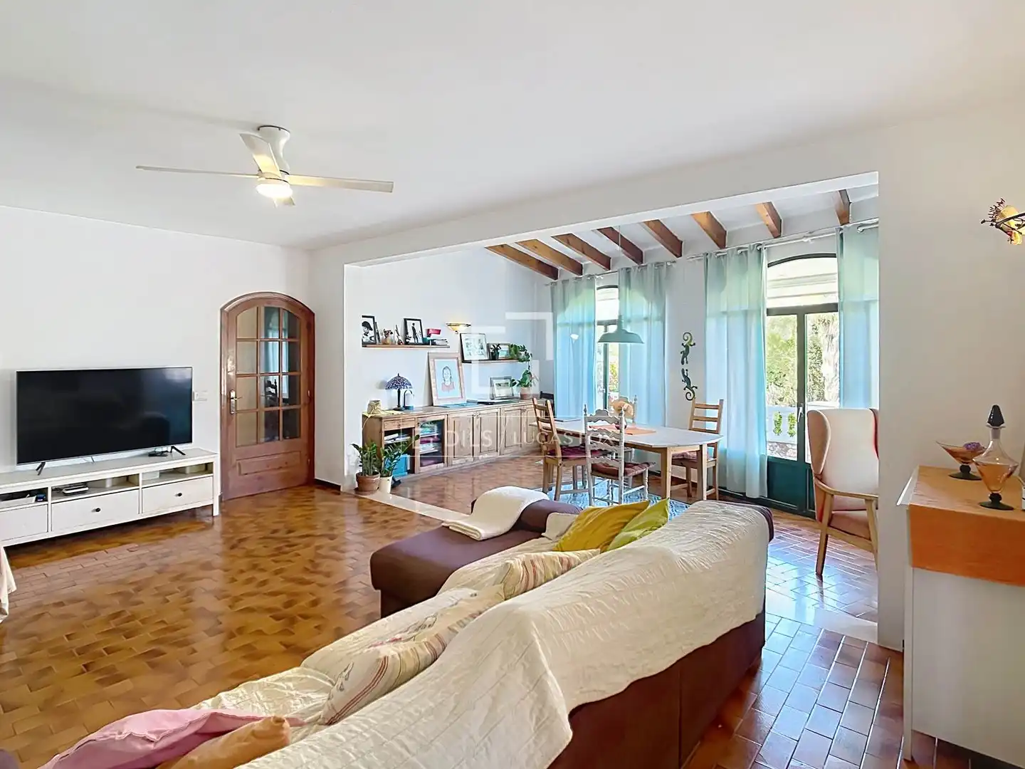 Sala d'estar de Finca rústica en venda en Ciutadella de Menorca amb Aire condicionat, Jardí privat i Terrassa