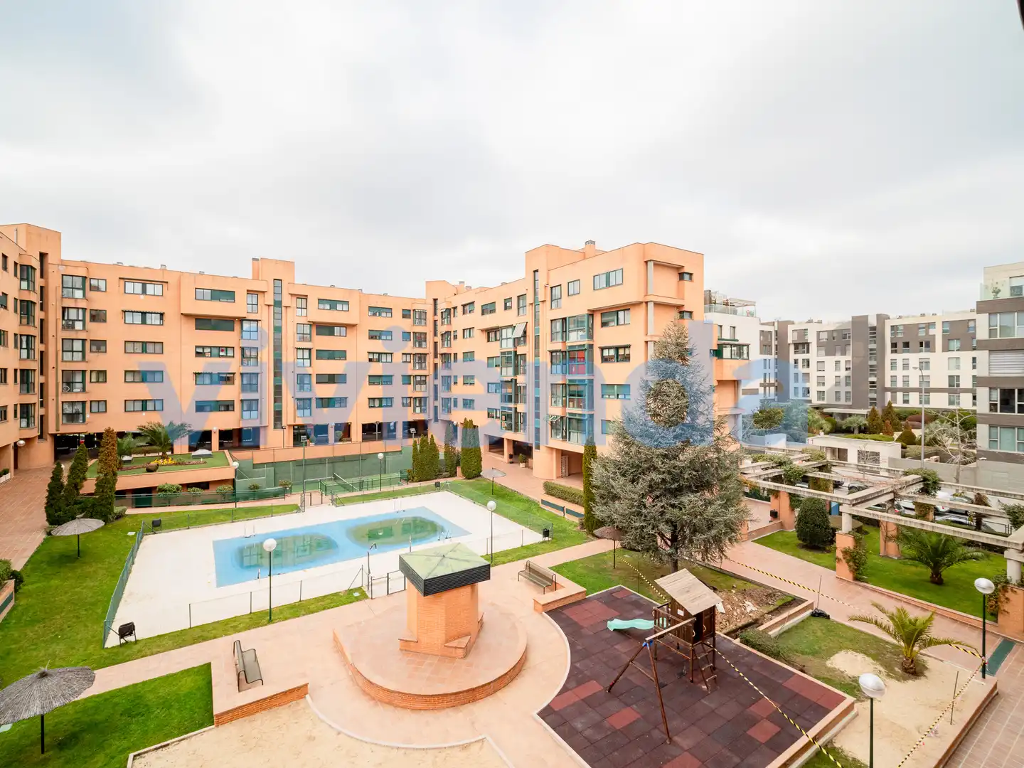 Appartement avec terrasse à louer à Avenida de los Arces