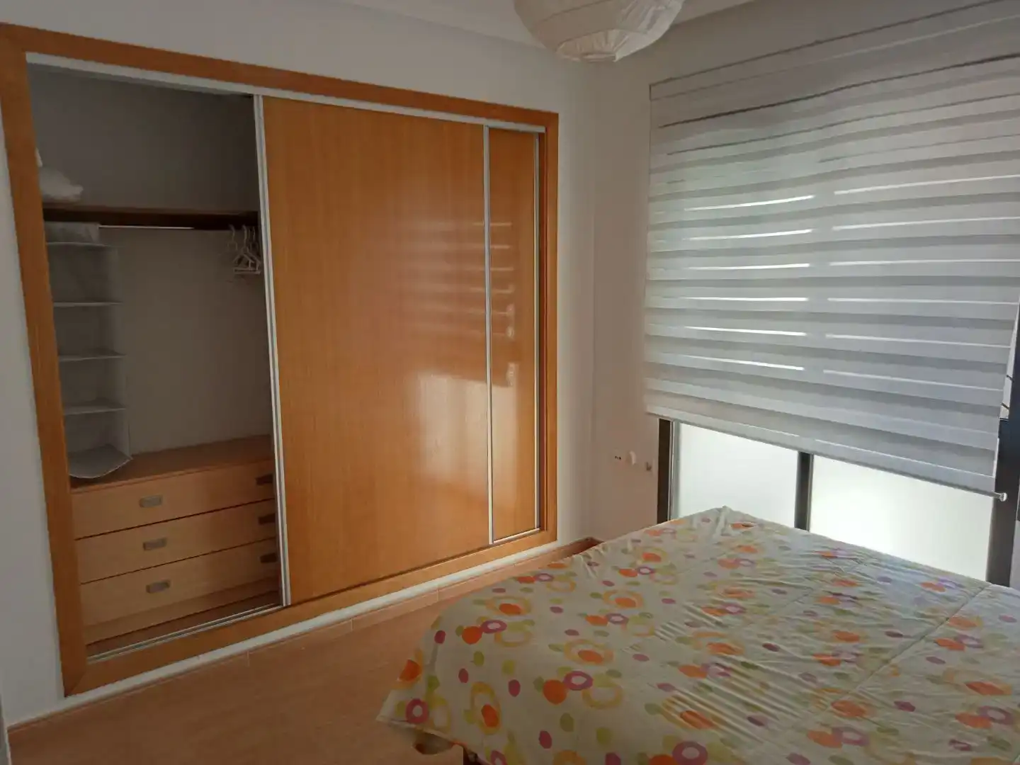 Schlafzimmer von Wohnung zur Miete in Torrevieja mit Klimaanlage und Balkon