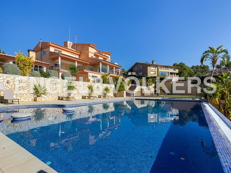 Swimming pool of Country house to rent in Torrent  with Air Conditioner, Heating and Private garden