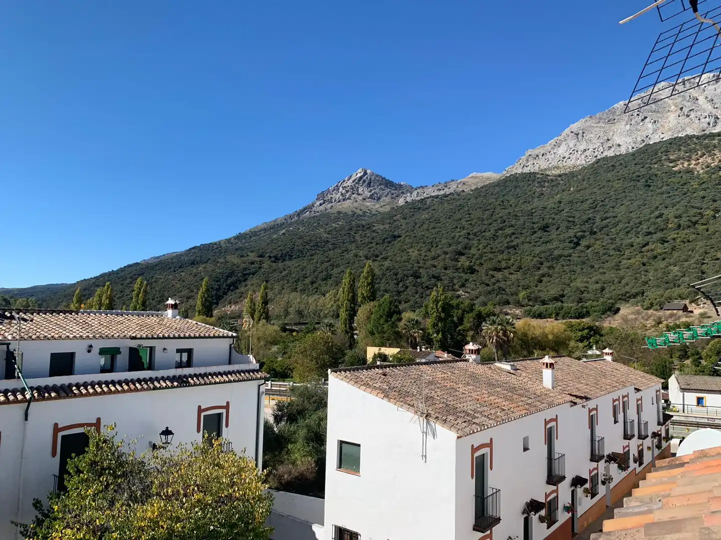 Vista exterior de Casa adosada en venda en Jimera de Líbar