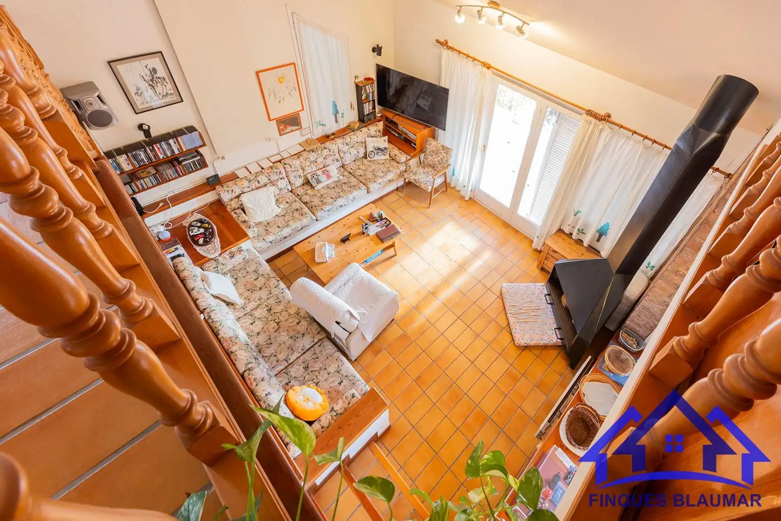 Sala d'estar de Casa o xalet en venda en Sant Iscle de Vallalta amb Calefacció, Jardí privat i Terrassa