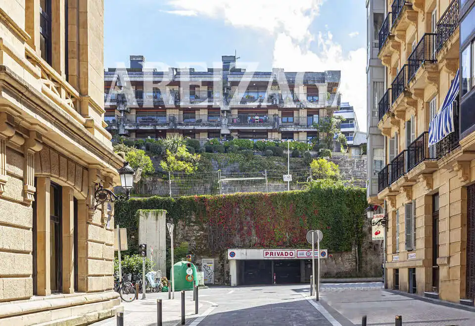 Vista exterior de Piso en venta en Donostia - San Sebastián  con Calefacción y Balcón