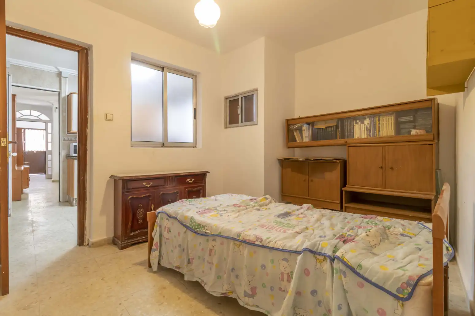 Schlafzimmer von Einfamilien-Reihenhaus zum Verkauf in Sevilla mit Terrasse, Abstellraum und Balkon