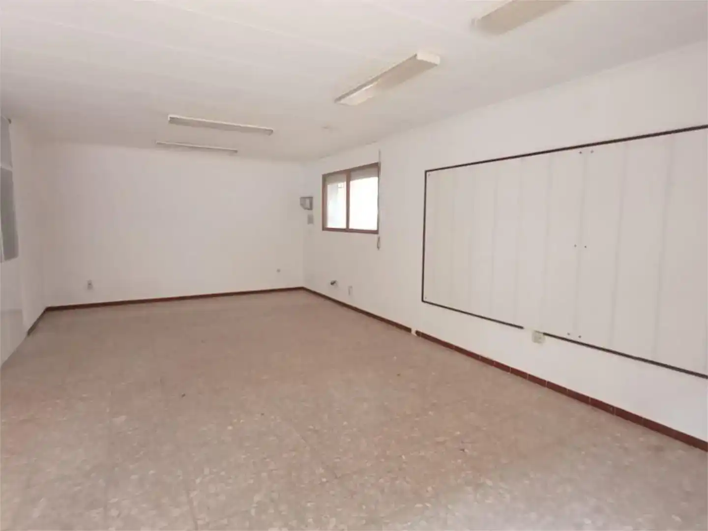 Local en venta en Corral de Almaguer