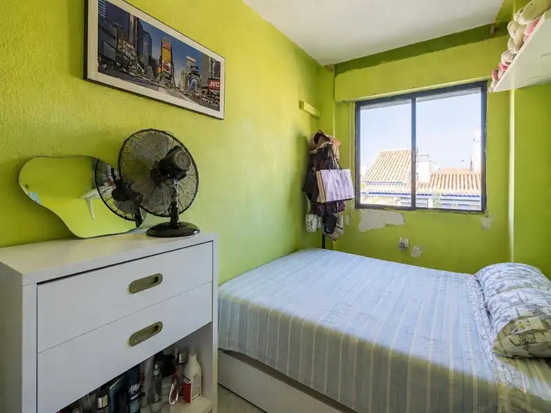 Dormitori de Pis en venda en Granada amb Aire condicionat, Calefacció i Terrassa