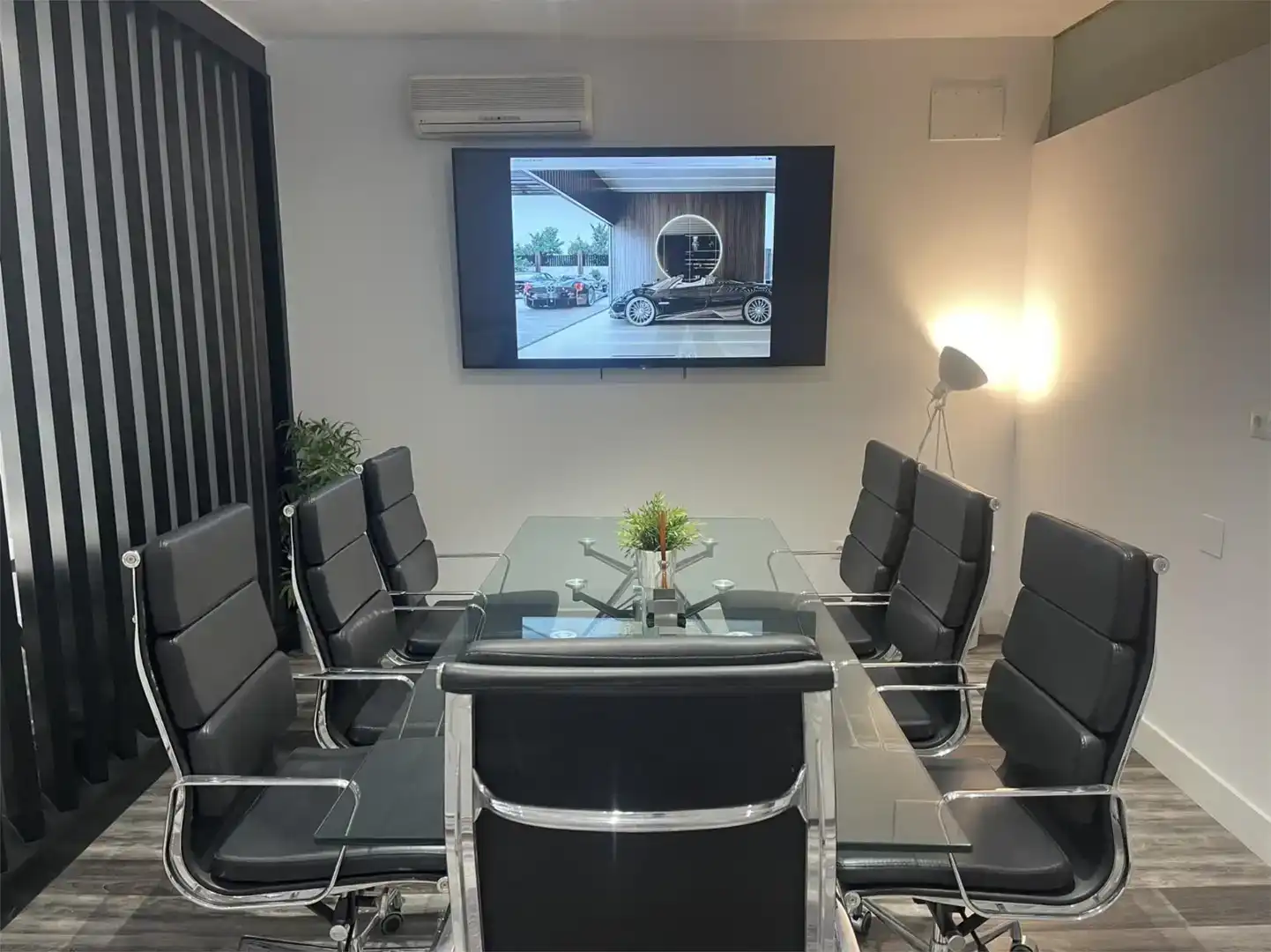 Office for rent in Estepona  with Air Conditioner and Furnished