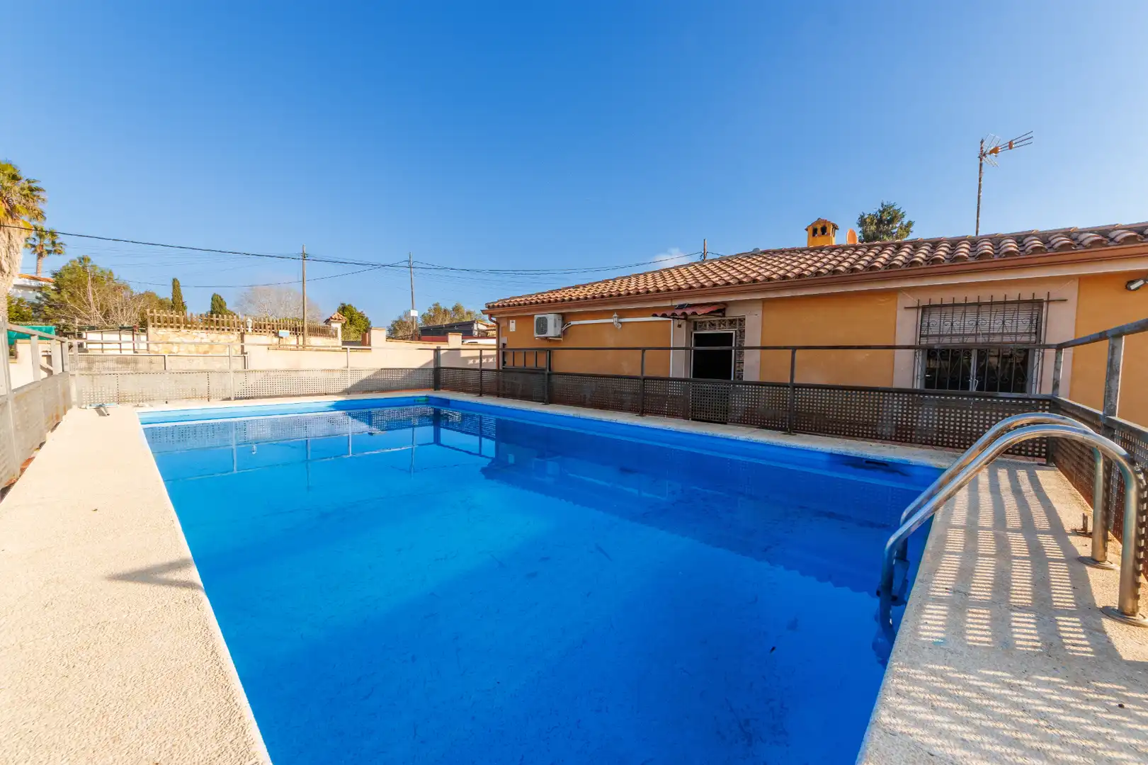Swimming pool of Houses for sale in El Catllar   with Air Conditioner, Private garden and Terrace