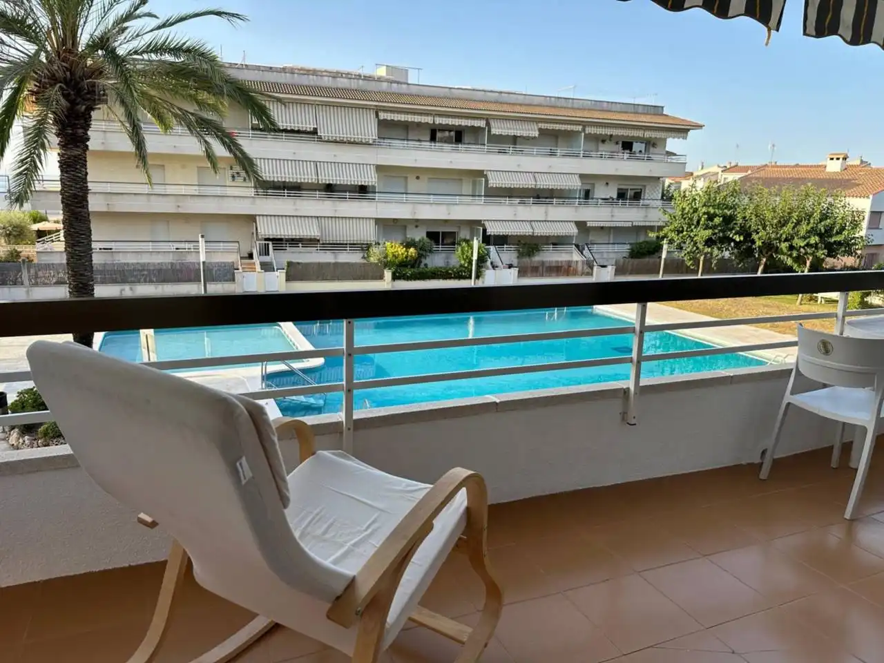 Piscina de Pis de lloguer en Cubelles amb Calefacció, Parquet i Terrassa