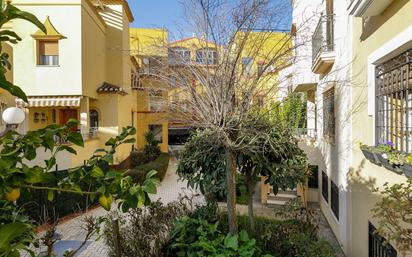 Vista exterior de Casa adosada en venda en Ogíjares amb Aire condicionat, Calefacció i Jardí privat