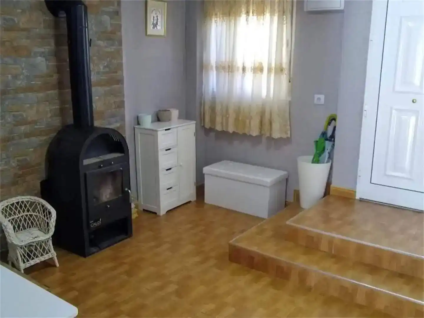 Sala d'estar de Casa adosada en venda en Aniñón amb Jardí privat, Parquet i Traster