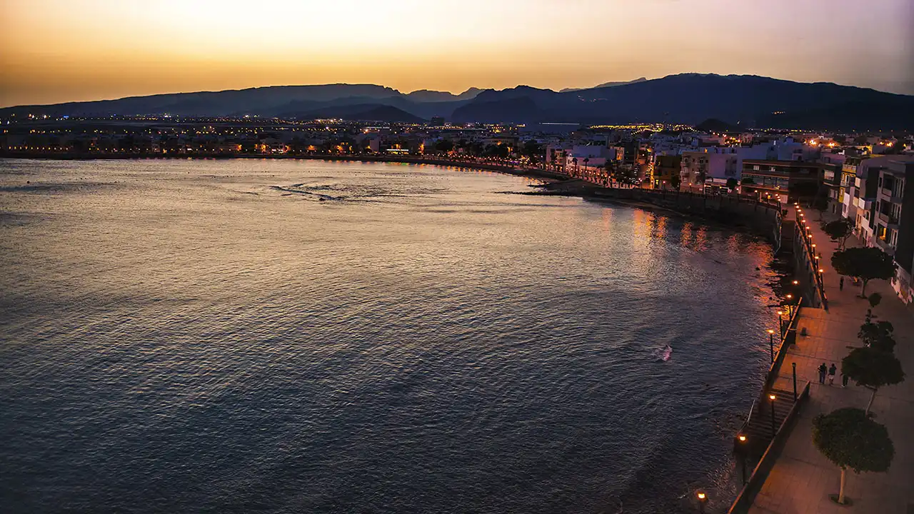 Casa adosada en venta en Calle Álvaro de Bazán, 28, Playa de Arinaga