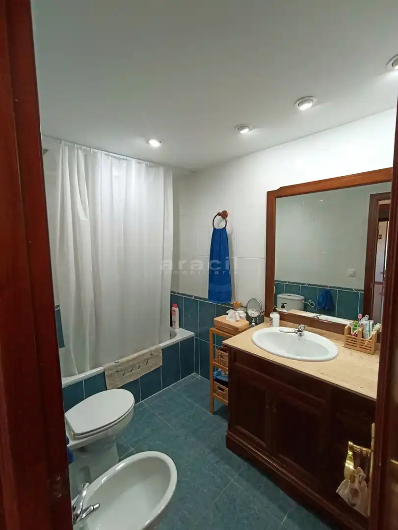 Bathroom of Flat for sale in Alcoy / Alcoi  with Air Conditioner and Storage room
