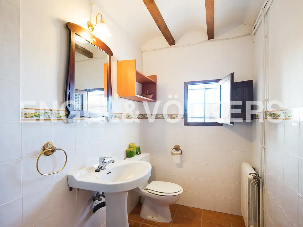 Baño de Finca rústica en venta en Segorbe con Calefacción, Jardín privado y Trastero