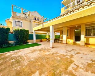 Garden of Planta baja to rent in Torrevieja  with Air Conditioner, Heating and Private garden