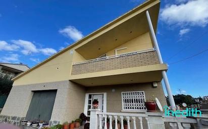 Vista exterior de Casa o xalet en venda en Cunit amb Aire condicionat, Calefacció i Jardí privat