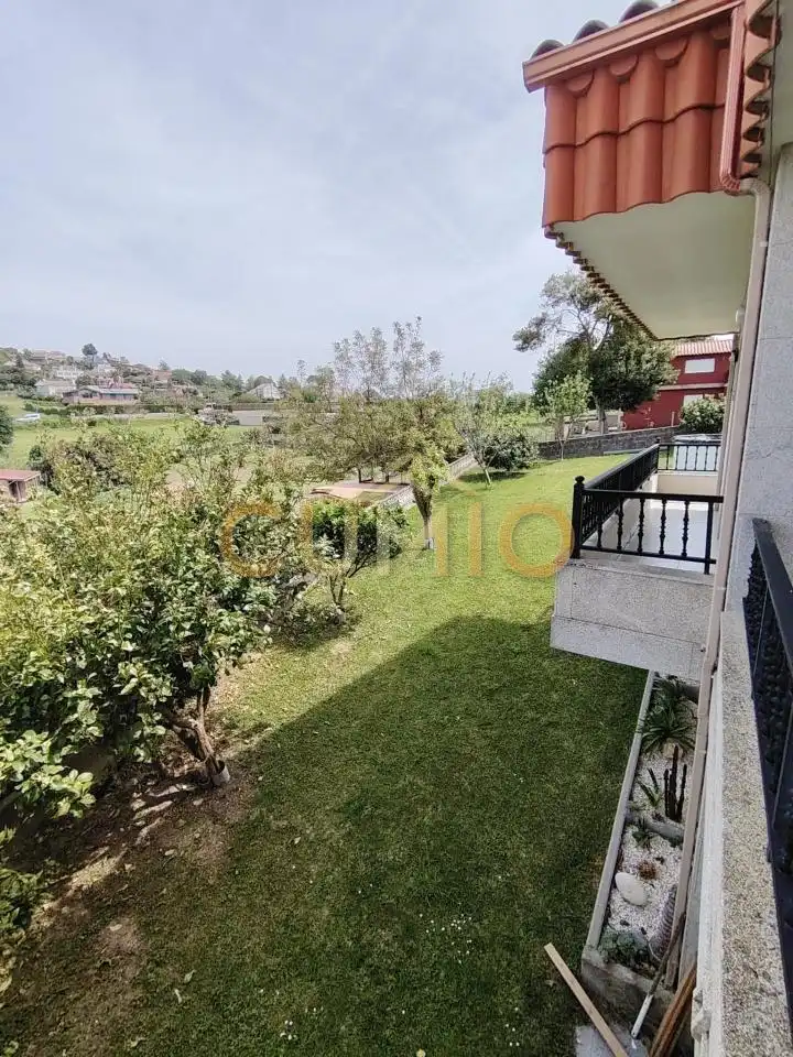 Casa o chalet de alquiler en Nigrán con Calefacción, Jardín privado y Amueblado