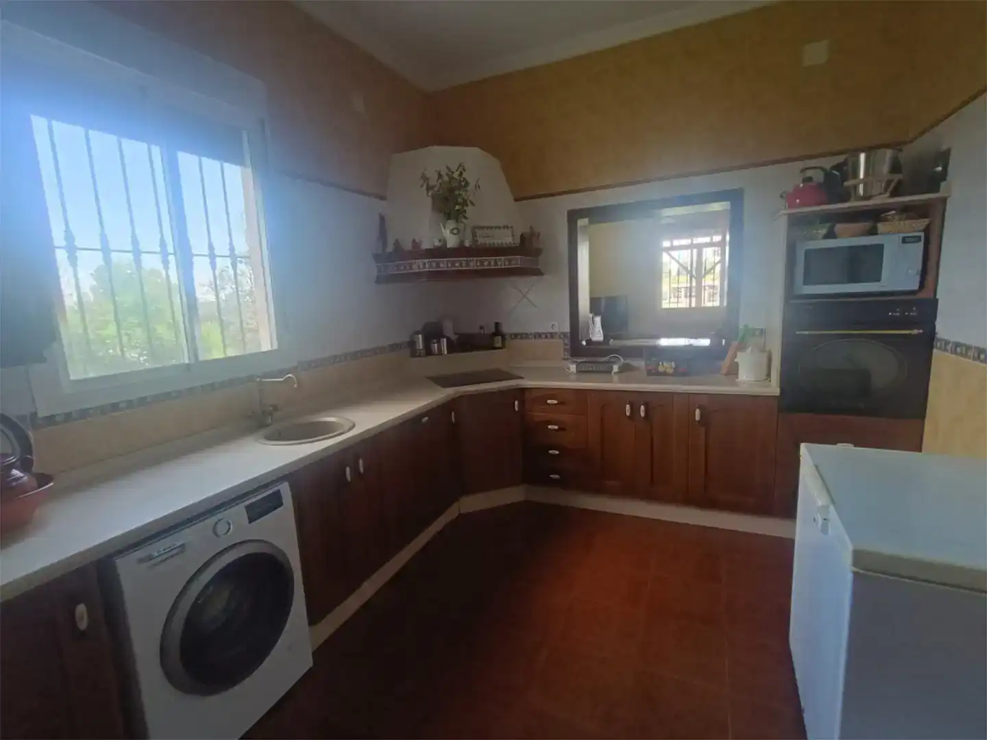 Cuina de Casa o xalet en venda en Trigueros amb Aire condicionat i Piscina