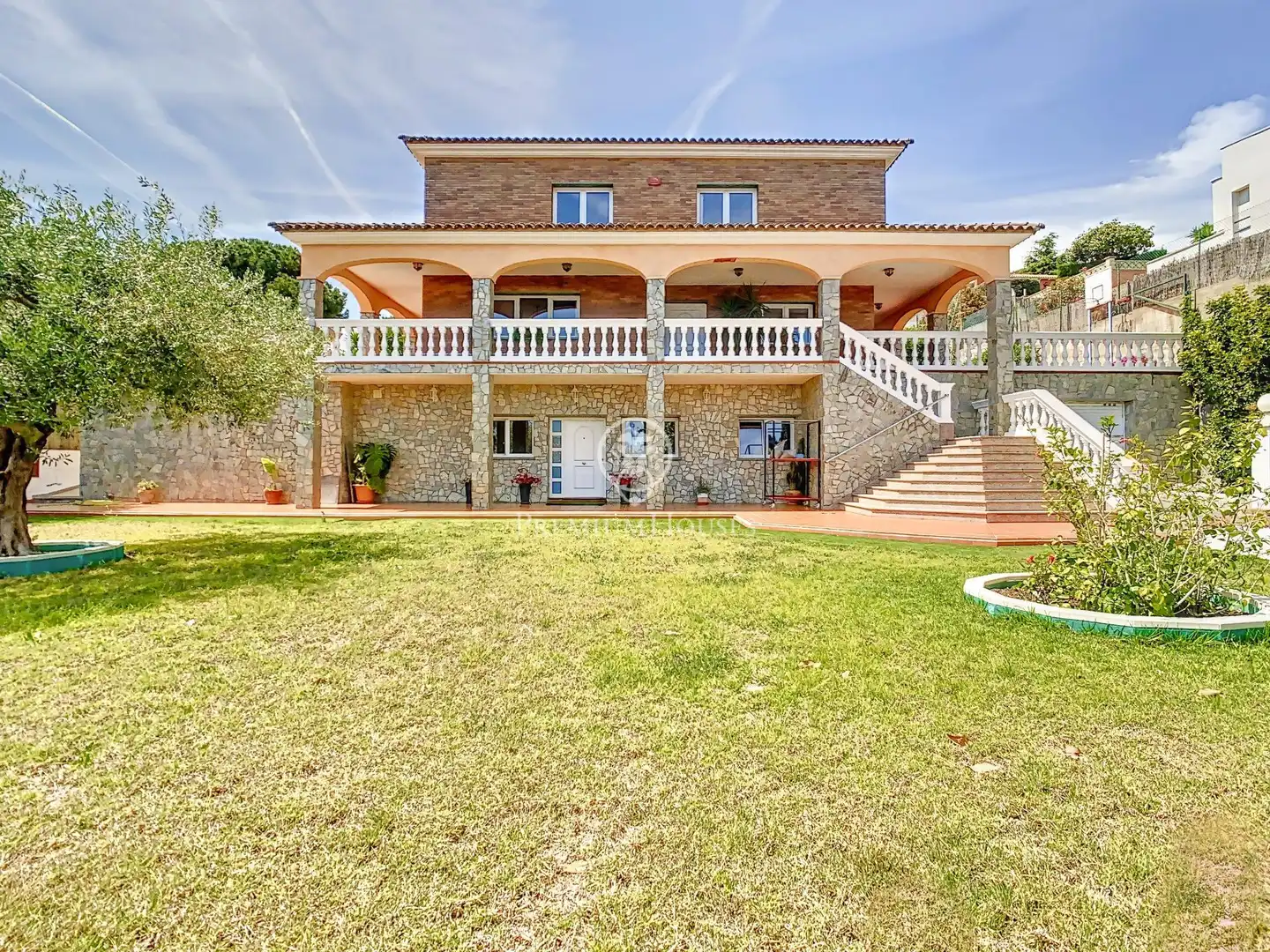 Vista exterior de Casa o chalet en venta en Badalona con Aire acondicionado, Calefacción y Jardín privado
