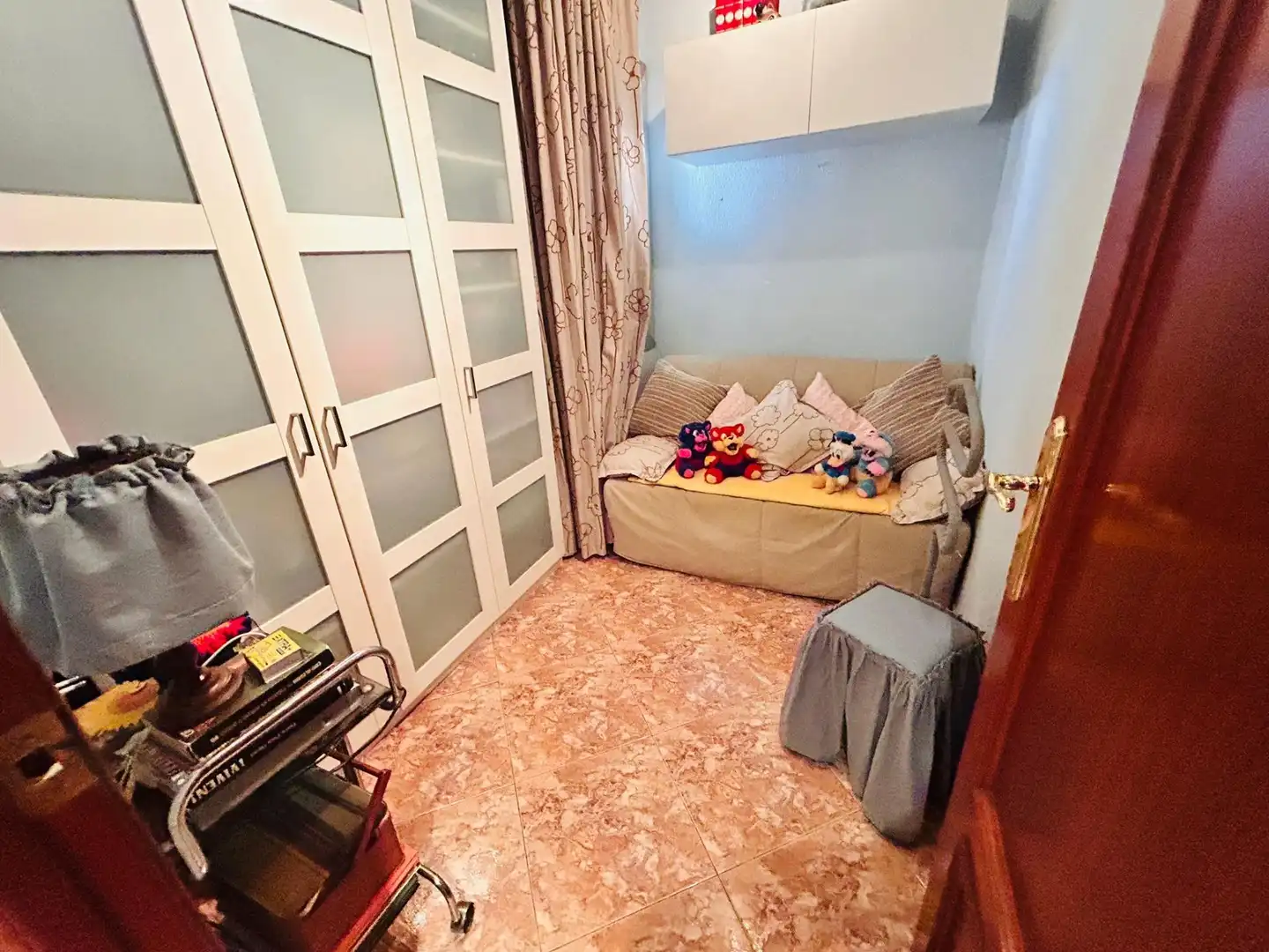 Habitación de Piso en venta en L'Hospitalet de Llobregat con Amueblado y Balcón