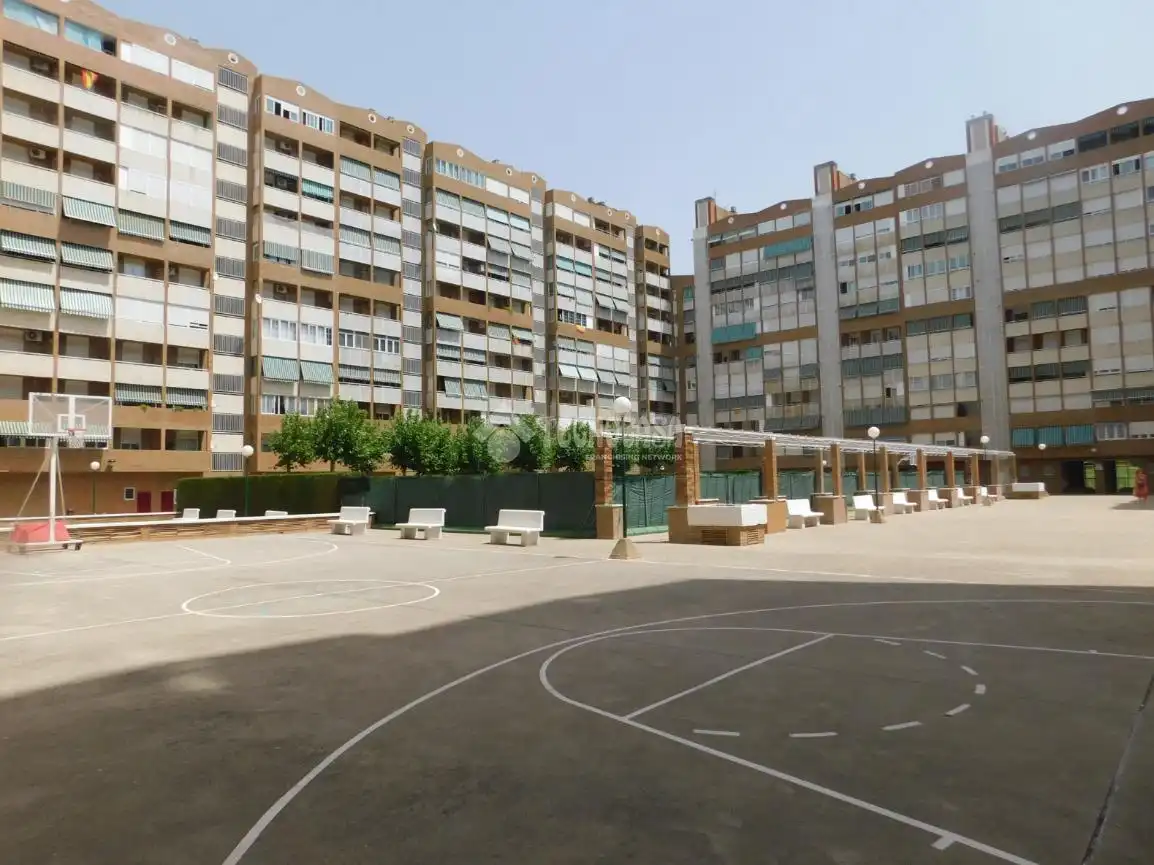 Vista exterior de Estudi en venda en Zaragoza