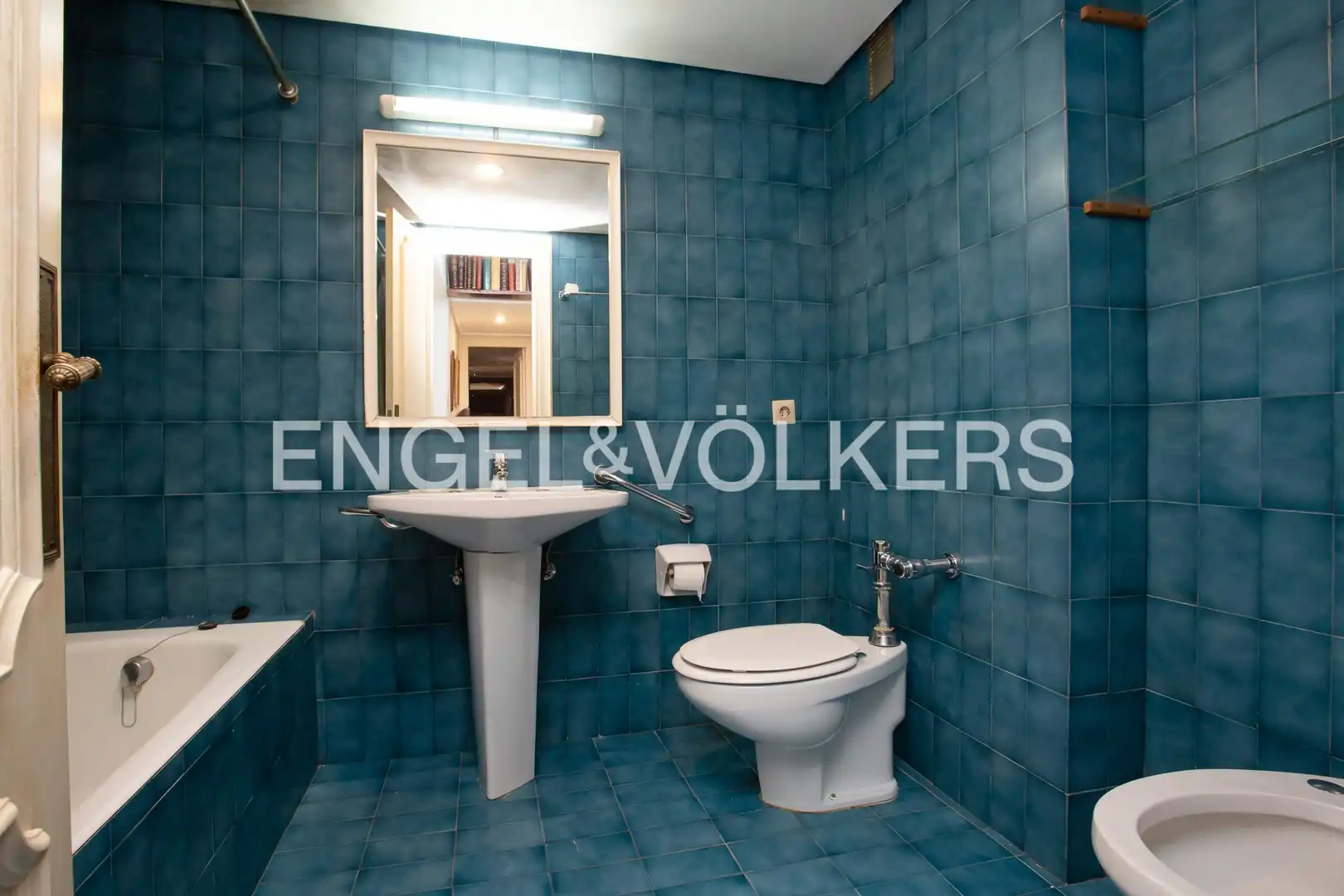 Bathroom of Flat for sale in Getxo   with Heating, Terrace and Storage room