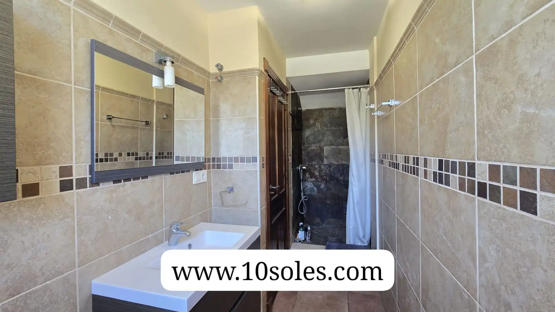 Baño de Casa adosada en venta en Bigastro con Terraza, Trastero y Piscina