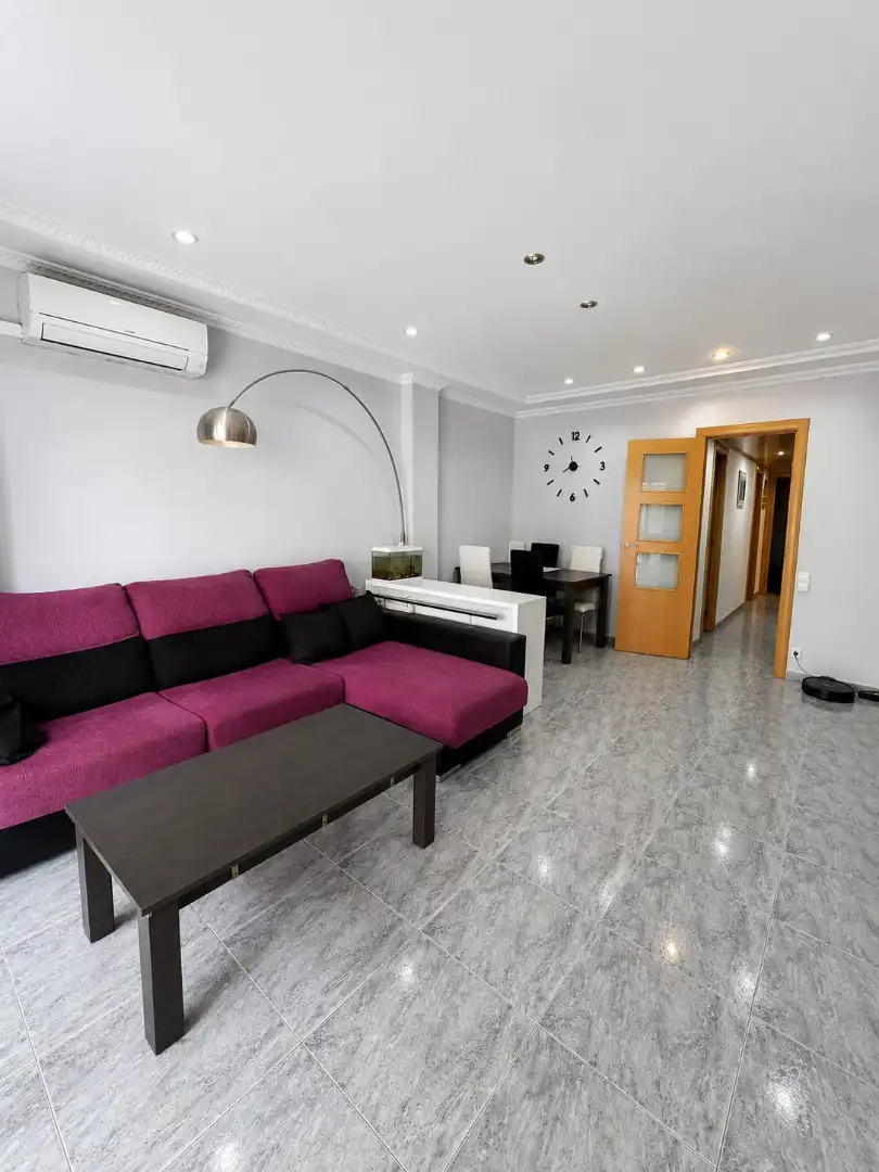 Sala de estar de Piso en venta en El Prat de Llobregat con Aire acondicionado, Calefacción y Balcón