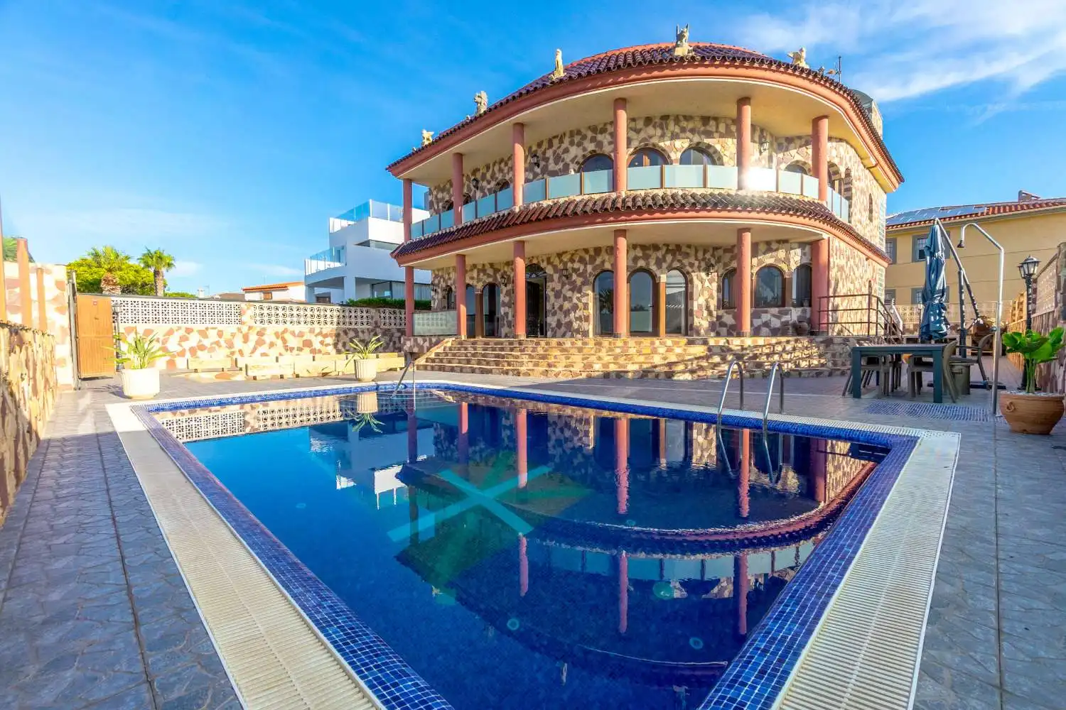 Chalet con piscina en venta en Orihuela Costa