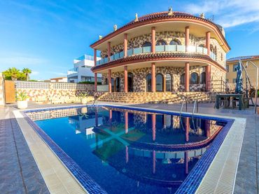 Villa avec piscine à vendre à Orihuela Costa
