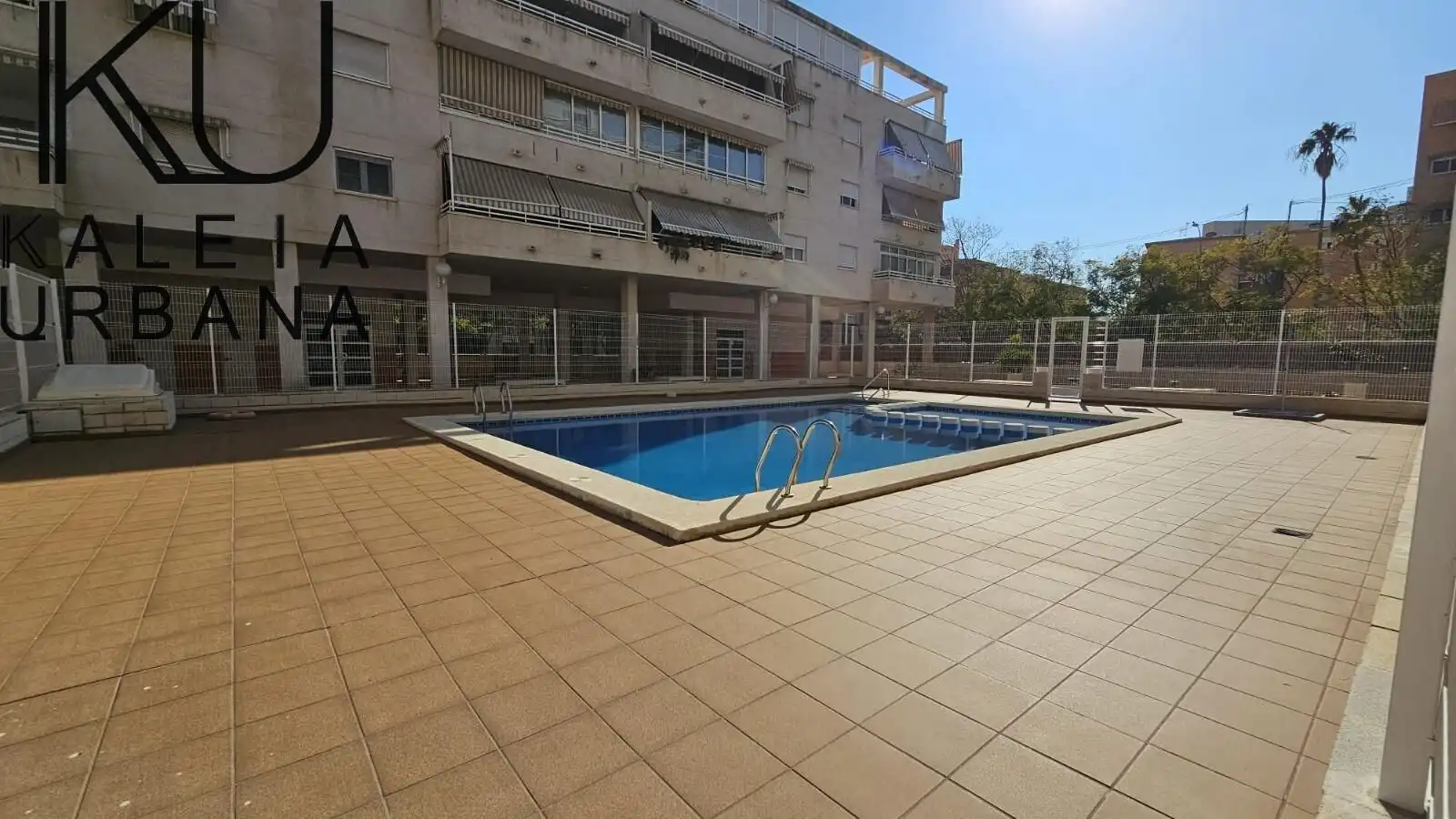 Piscina de Piso en venta en Alicante / Alacant con Aire acondicionado, Terraza y Balcón