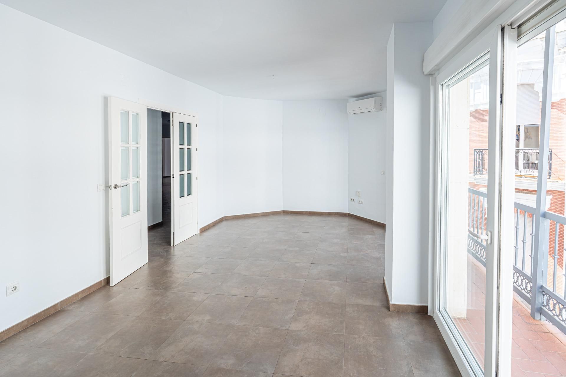 Flat for sale in Calle HERNAN CORTES, Centro