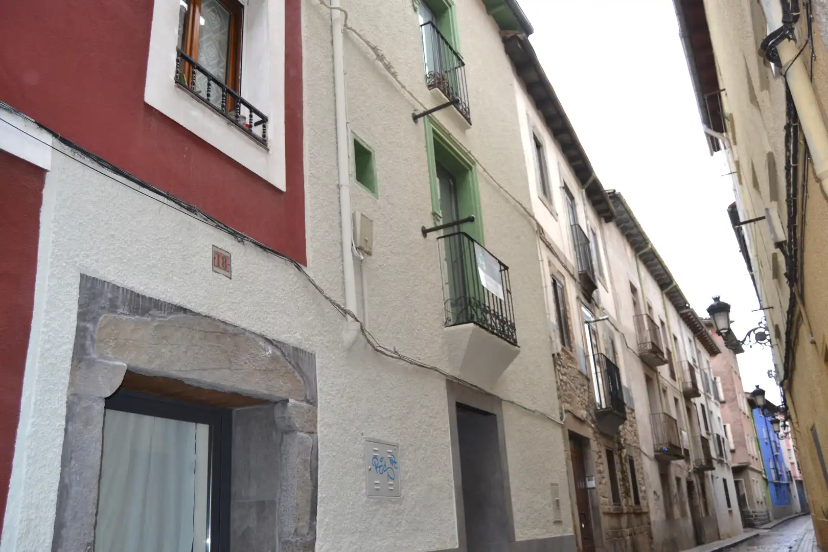 Vista exterior de Casa o xalet en venda en Jaca amb Terrassa, Moblat i Balcó