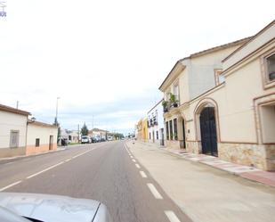 Exterior view of House or chalet for sale in Torremayor