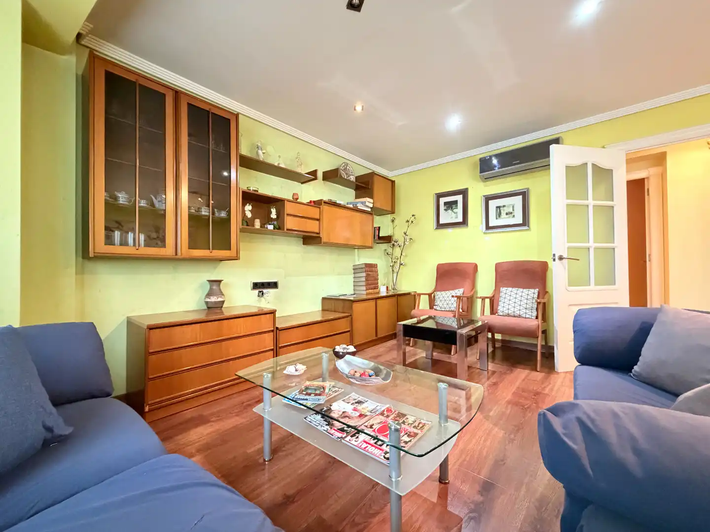 Sala de estar de Piso en venta en Castellón de la Plana / Castelló de la Plana con Aire acondicionado, Calefacción y Parquet