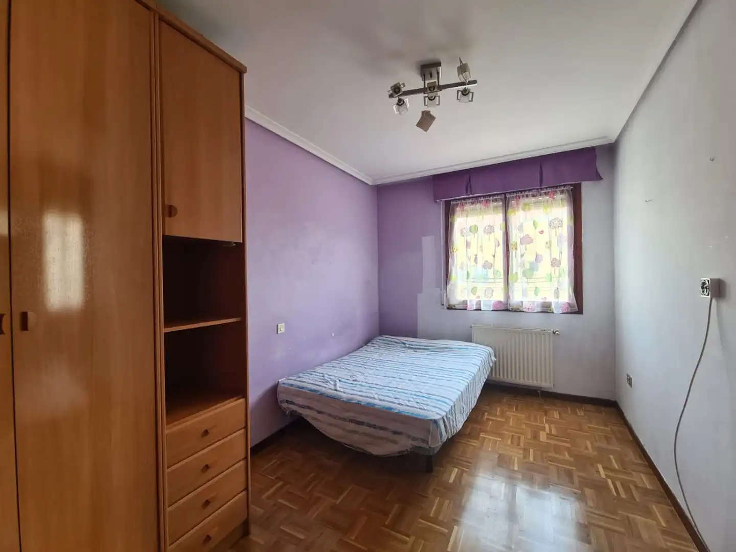 Habitación de Apartamento en venta en Miranda de Ebro con Calefacción, Parquet y Terraza