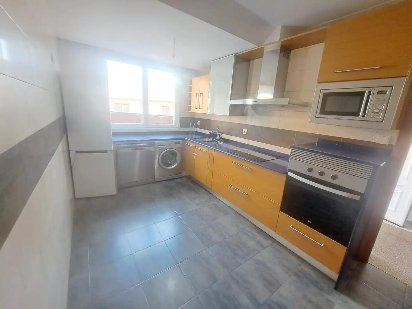Cocina de Casa adosada en venta en Bembibre con Calefacción, Terraza y Balcón