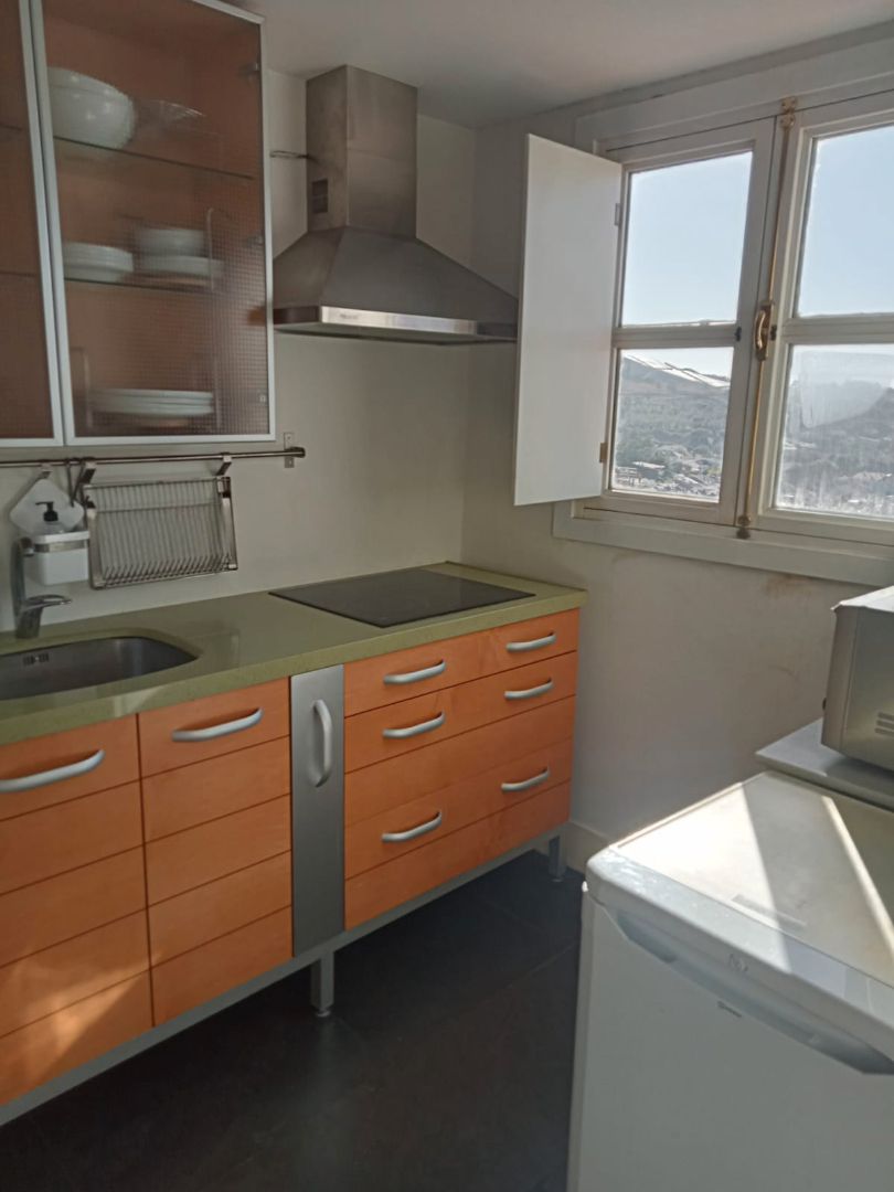 Cuina de Estudi de lloguer en Santiago de Compostela  amb Calefacció, Moblat i Rentadora