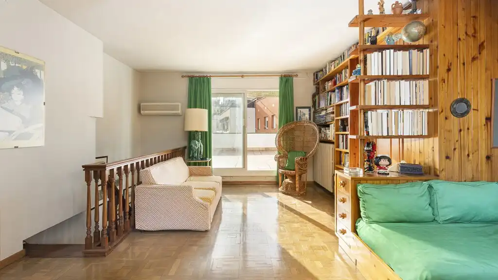 Sala de estar de Ático en venta en Barcelona con Aire acondicionado, Calefacción y Parquet