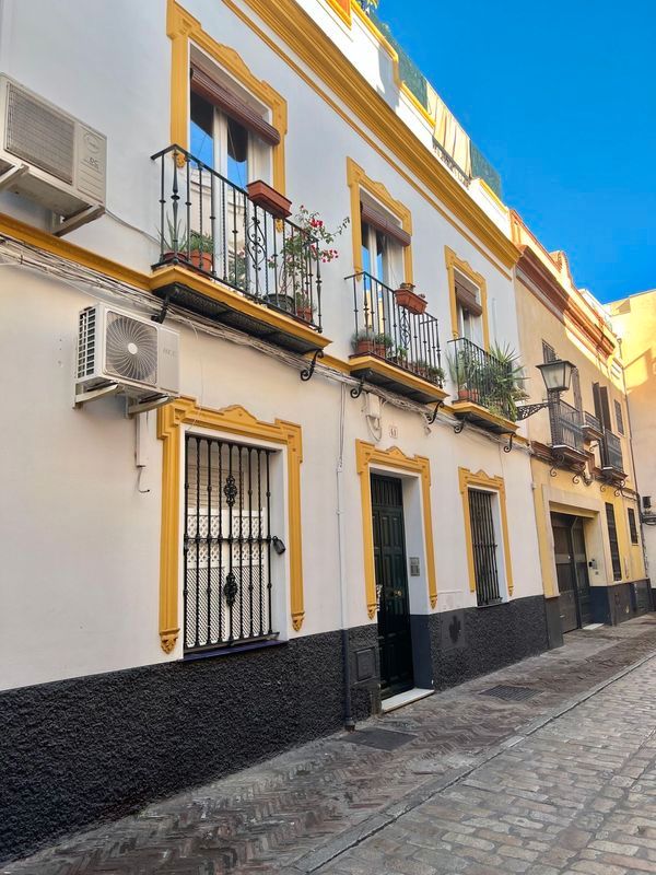 Exterior view of Apartment for sale in  Sevilla Capital  with Air Conditioner and Furnished