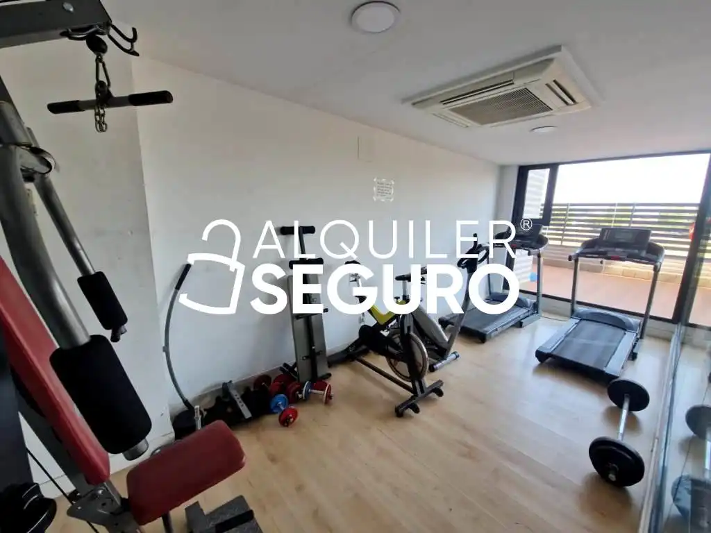 Flat for rent in Móstoles  with Air Conditioner, Heating and Terrace