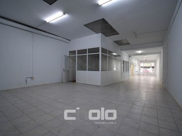 Locale commerciale in affitto a A Milagrosa