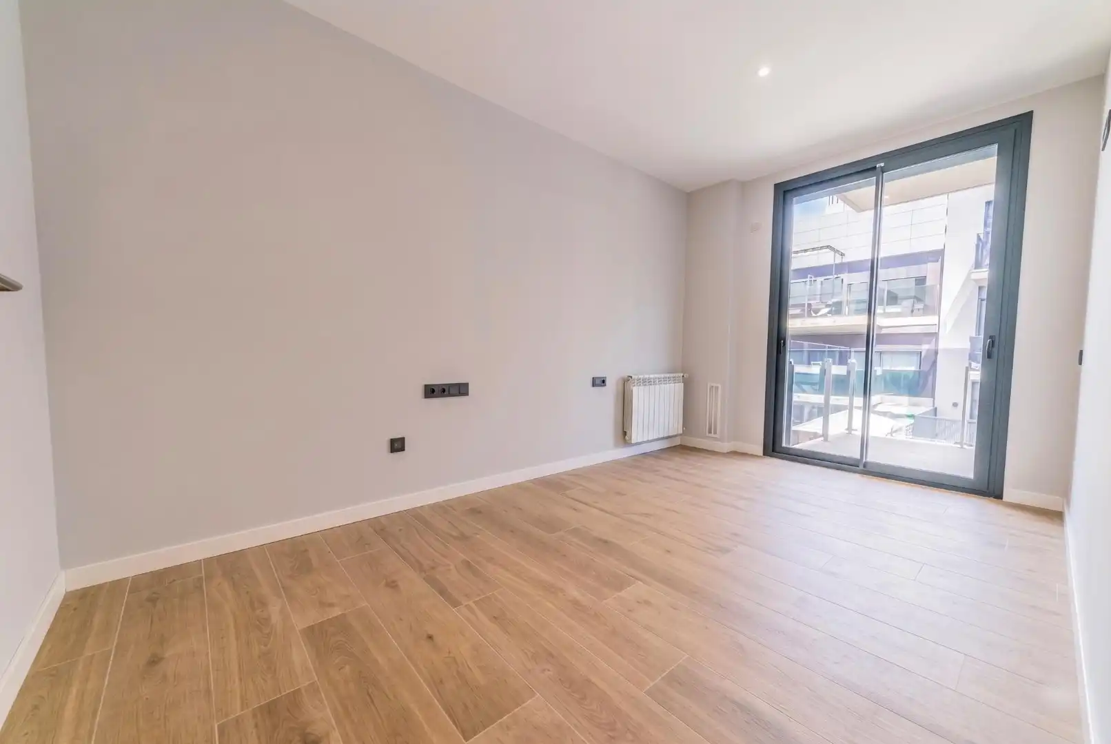 Bedroom of Flat for sale in Pineda de Mar  with Air Conditioner, Heating and Parquet flooring