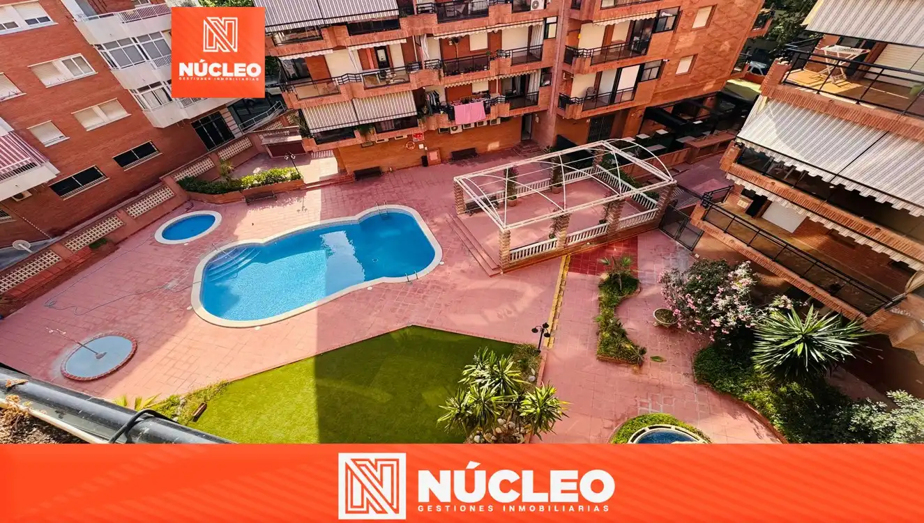 Piscina de Pis en venda en Salou amb Aire condicionat, Calefacció i Terrassa